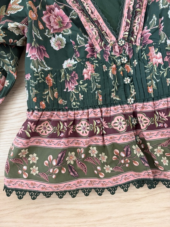 Farm Rio V-Neck Peasant Top in Olive and Dusty Rose - Picture 6 of 11